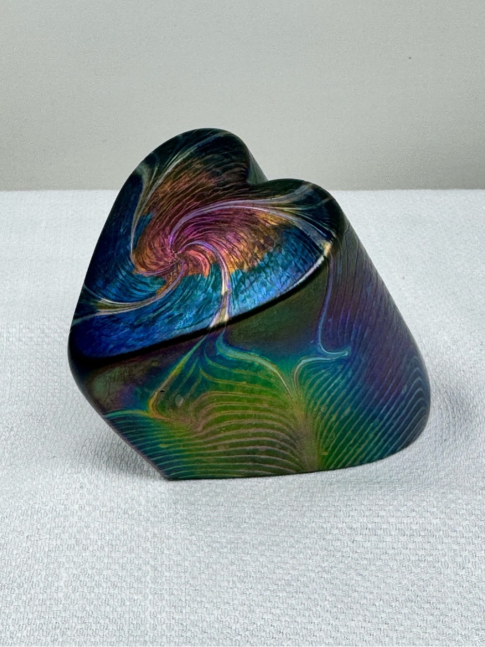 Robert Held Iridescent Stacked Heart Paperweight Art Glass Signed